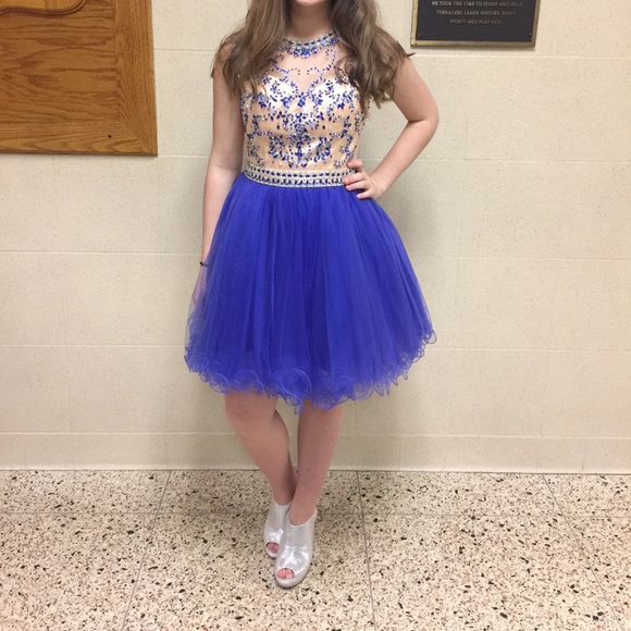 Boutique- Gorgeous Homecoming Dress - Picture 6 of 7